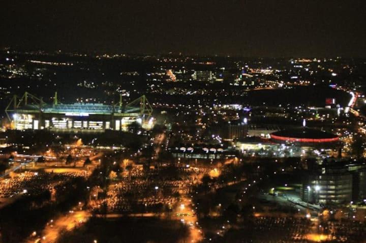 Schoene Grosse Wohnung 2 Schlafzimmer Bis 6 Pax Naehe Stadion Signal Iduna دورتموند المظهر الخارجي الصورة